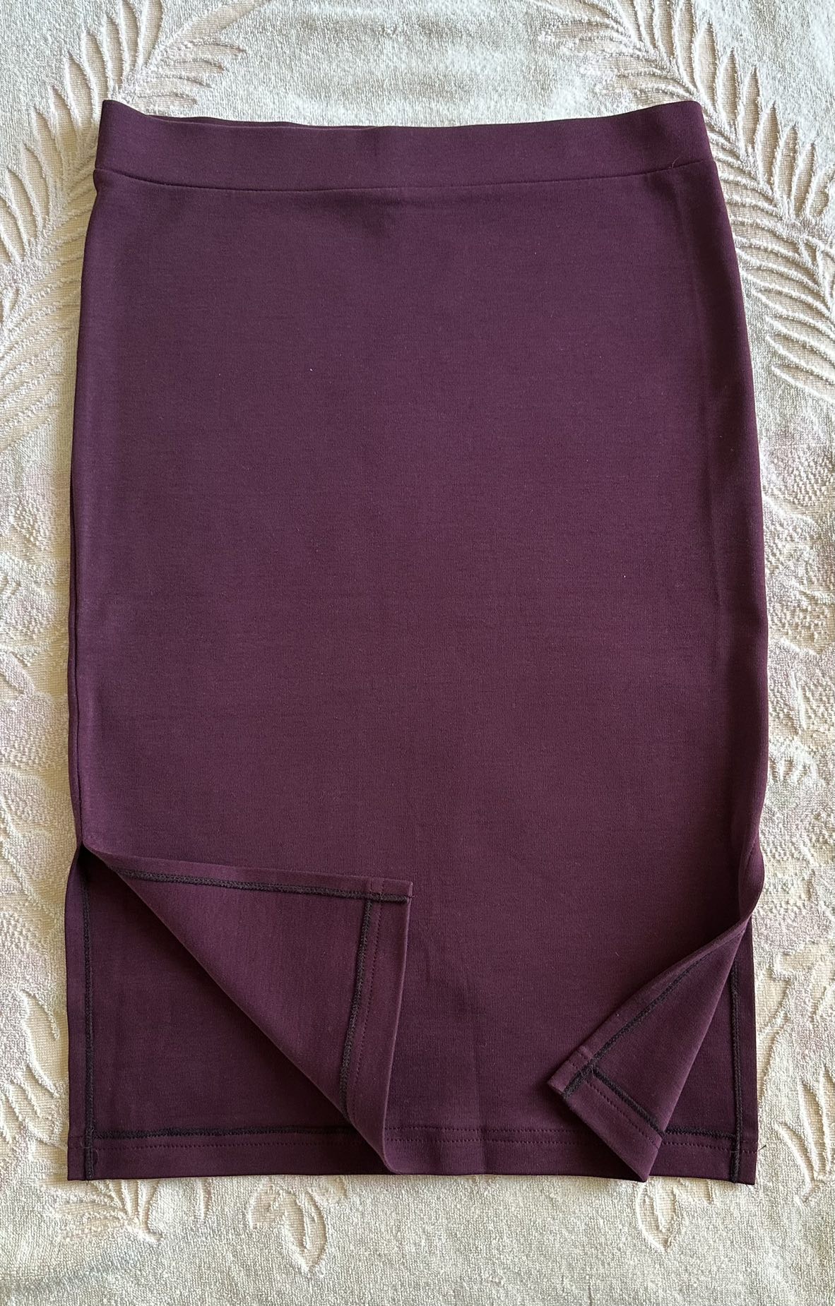 New H&M women’s midi skirt with slits