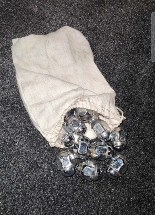 215/60R16  New Michelin X-Ice winter tires image indicator(4)