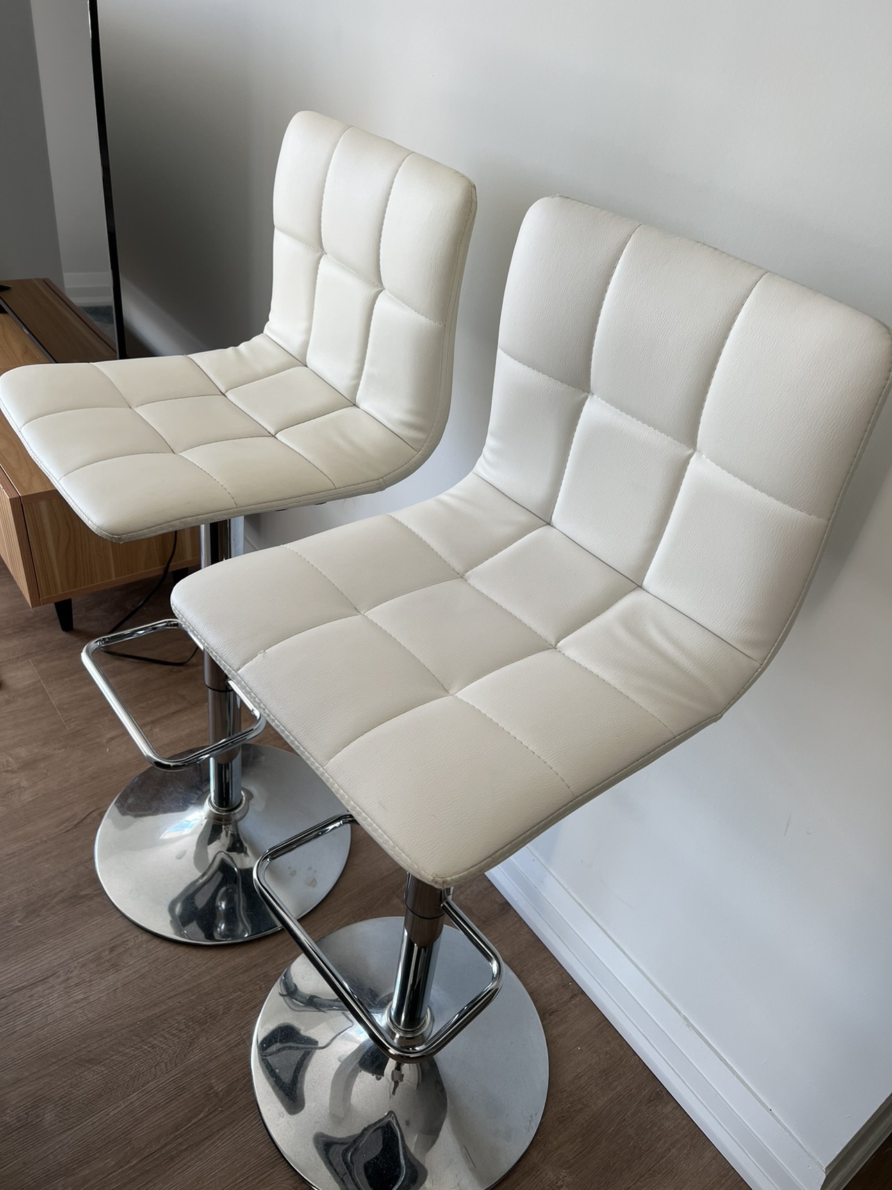 Dining Chairs / Bar Stools image indicator(3)