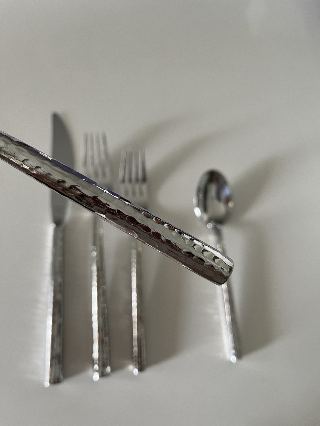 Crate & Barrel Boulder Flatware Set (40 pcs) - photo 3