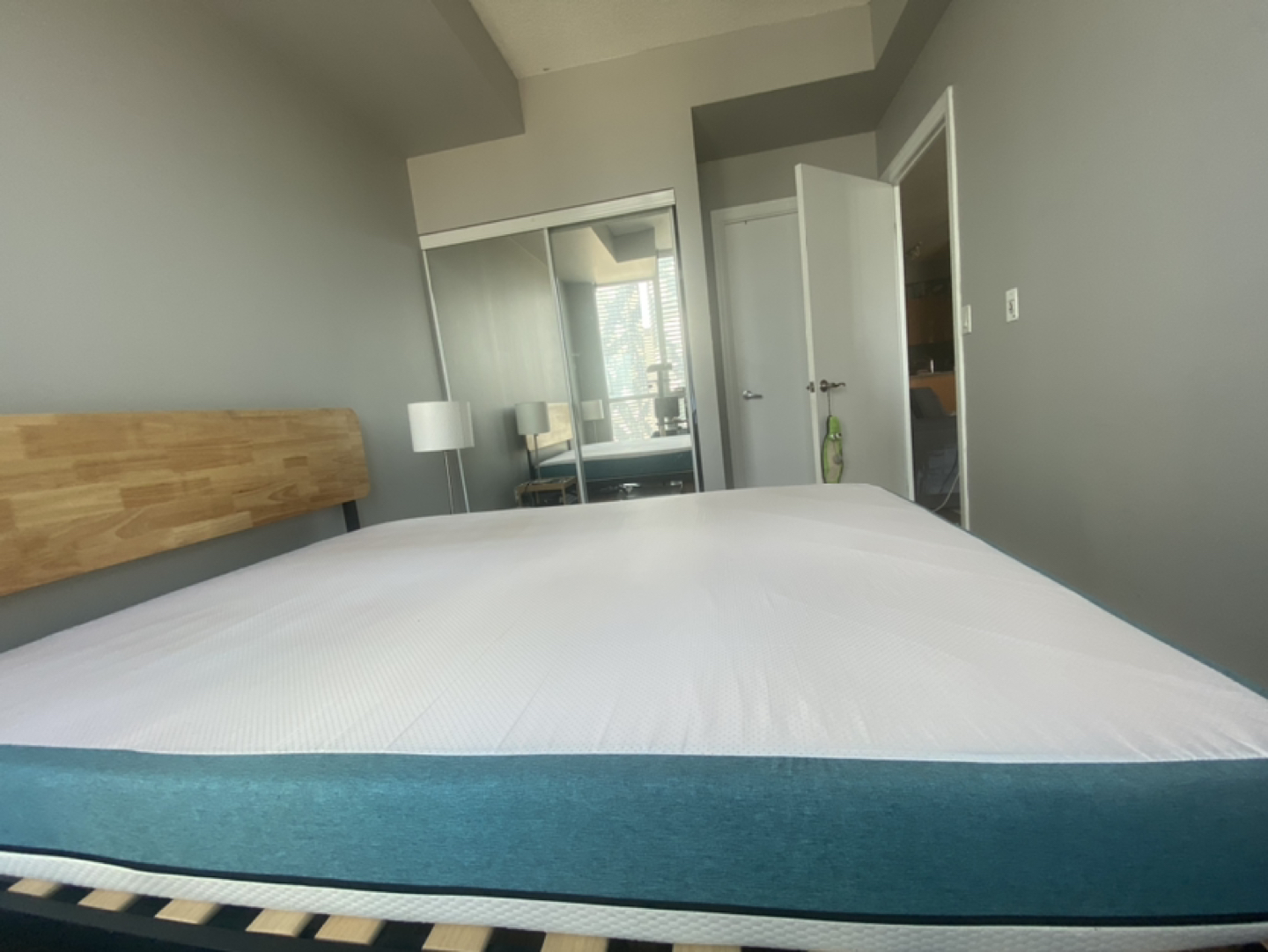 Queen size mattress - photo 2
