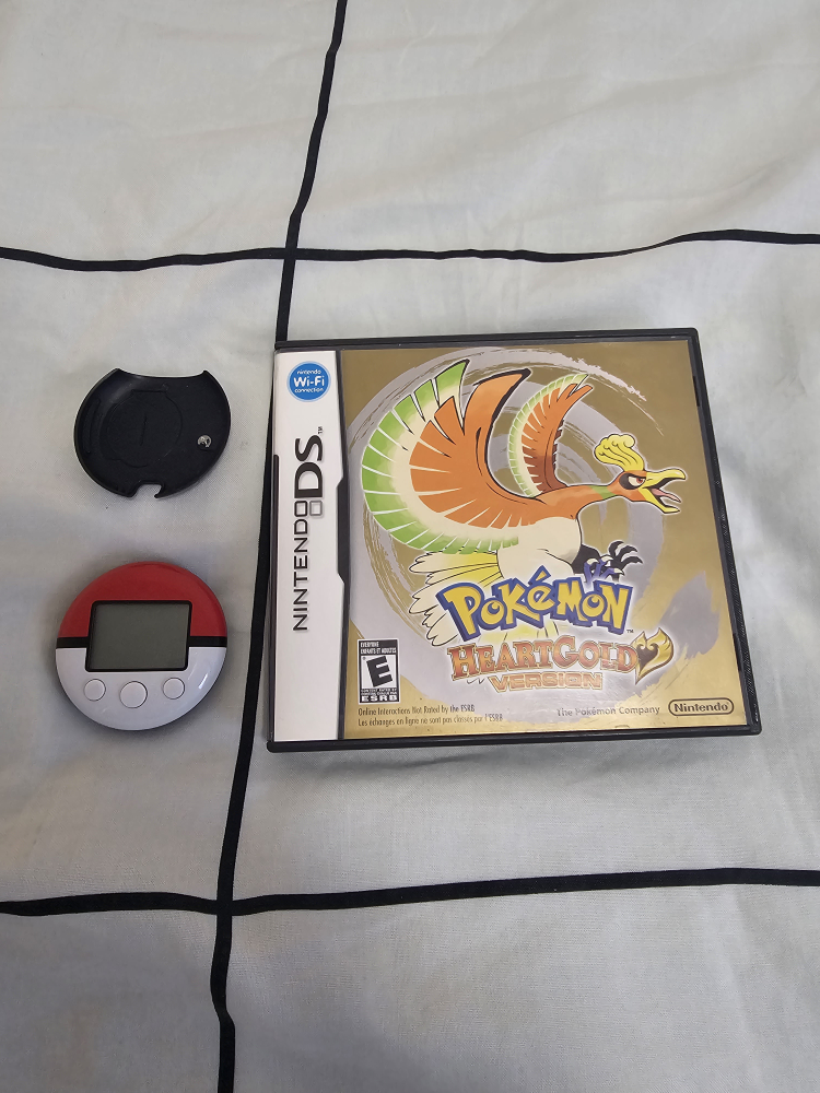Poke Heart Gold Nintendo DS Game + Pokewalker thumbnail