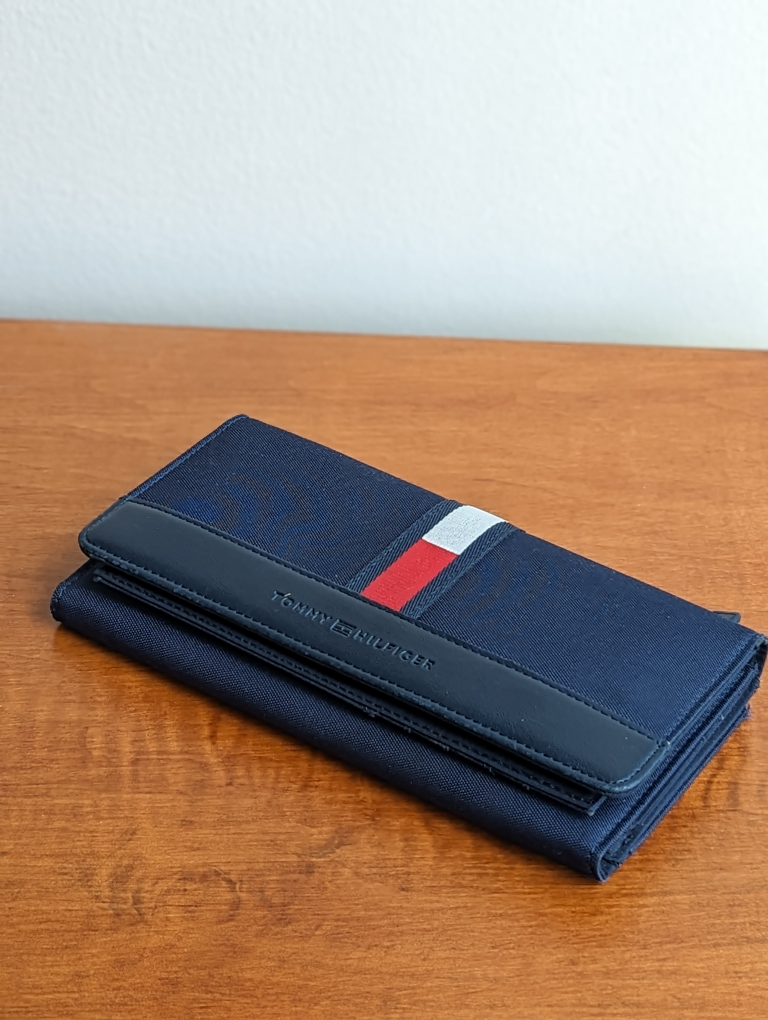 Tommy Hilfiger purse thumbnail