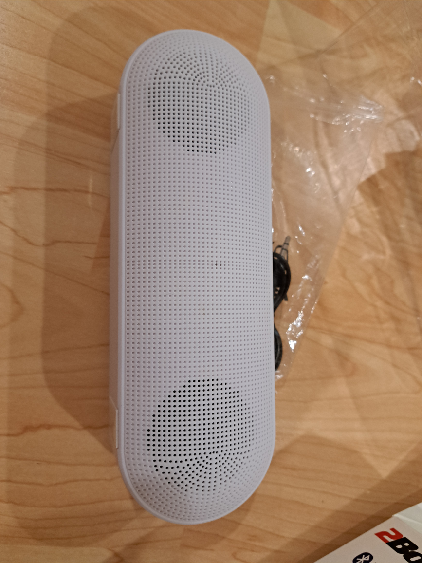 portable Bluetooth speaker - photo 2