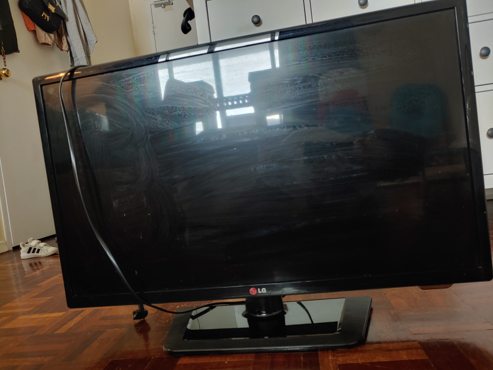 LG 32inch TV - photo 2