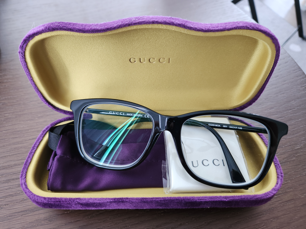 Gucci frame