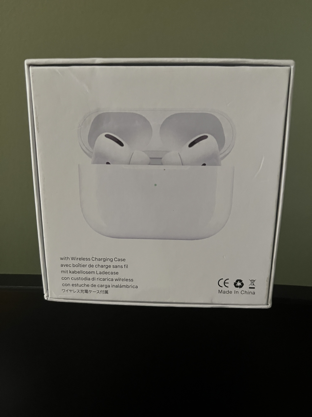 Apple Airpods 2nd Generation - photo 2