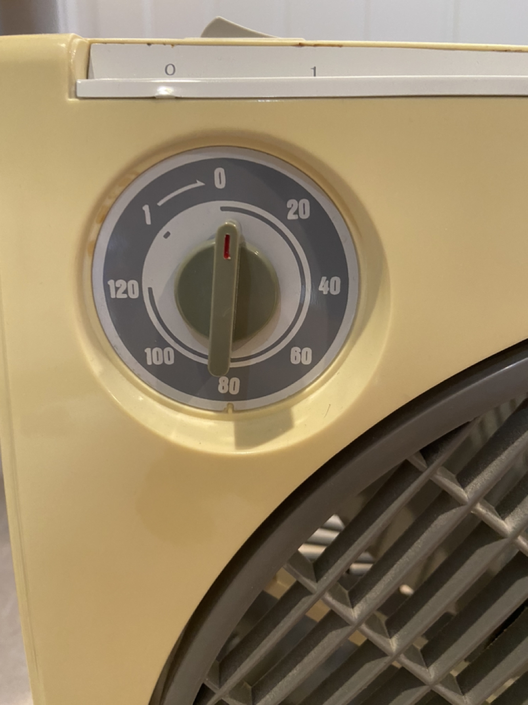 Small fan with built in timer image indicator(3)