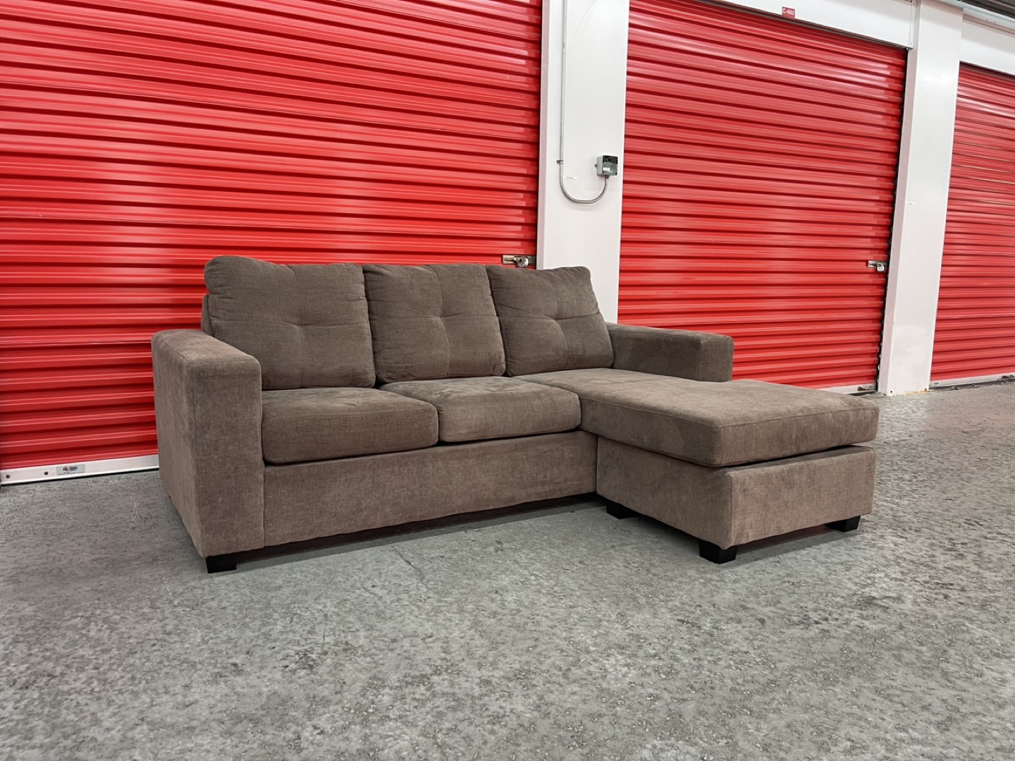 FREE DELIVERY Beautiful Reversible Sectional - photo 2