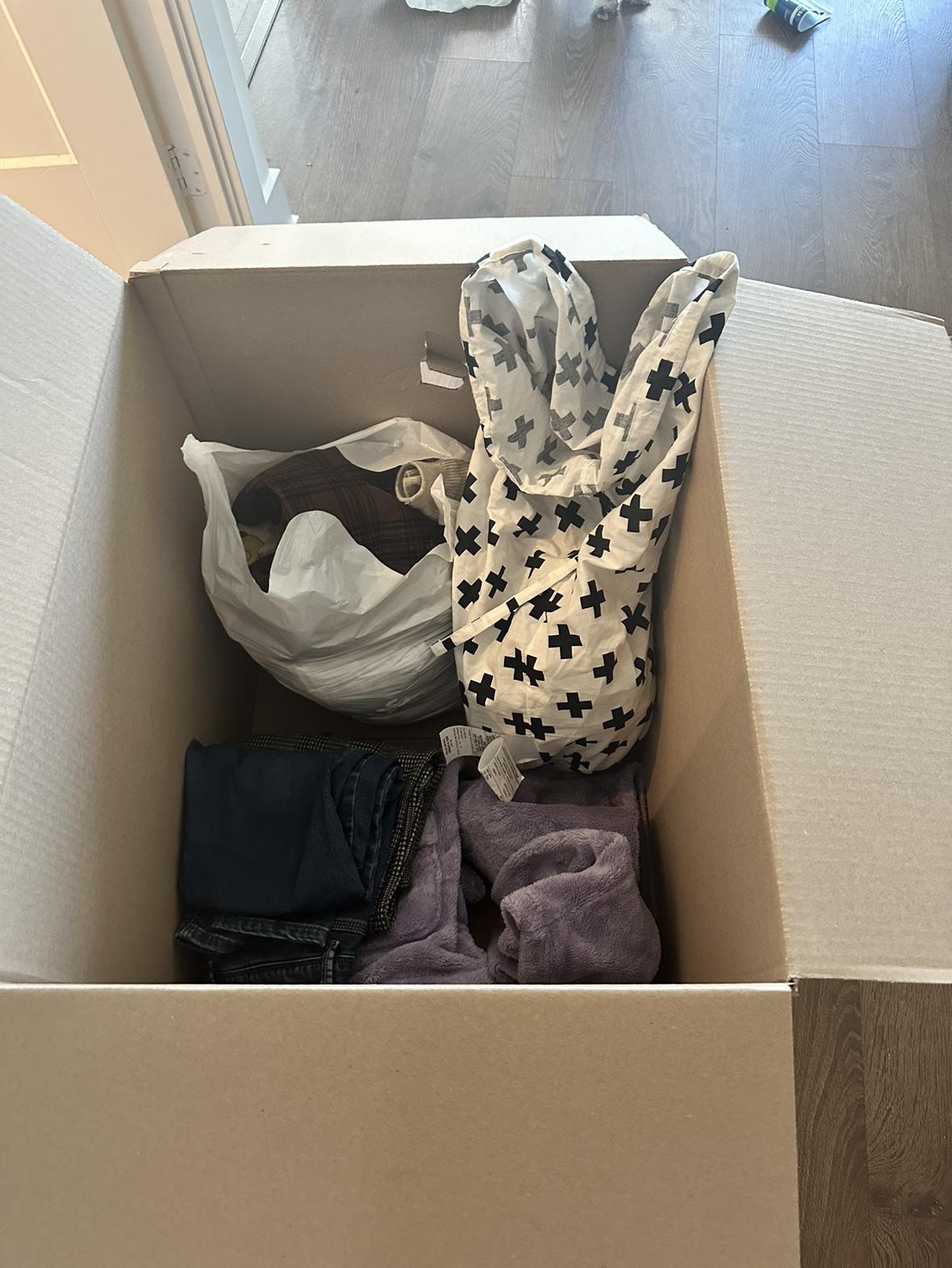 Free clothing/ bed sheets (some are new), pick up now! - photo 2
