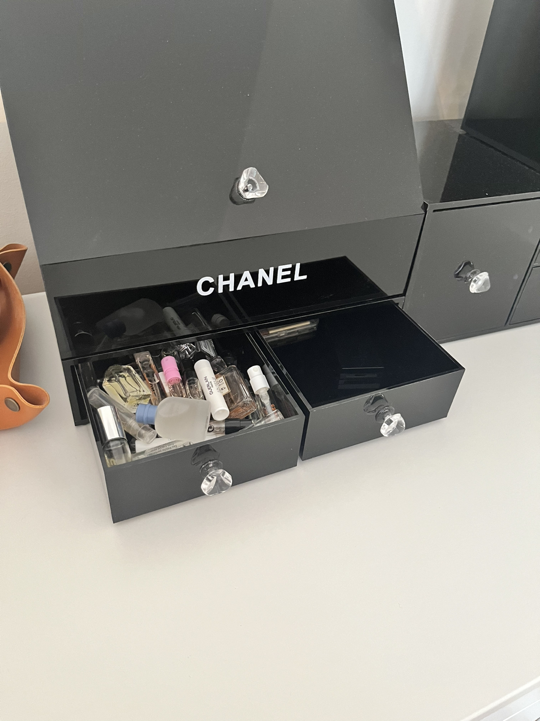 Makeup containers - photo 3
