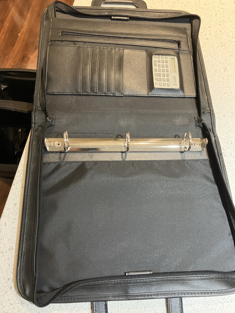 Buxton leather portfolio image indicator(2)