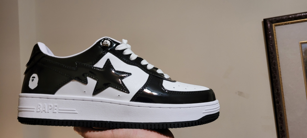 bapestas black and white