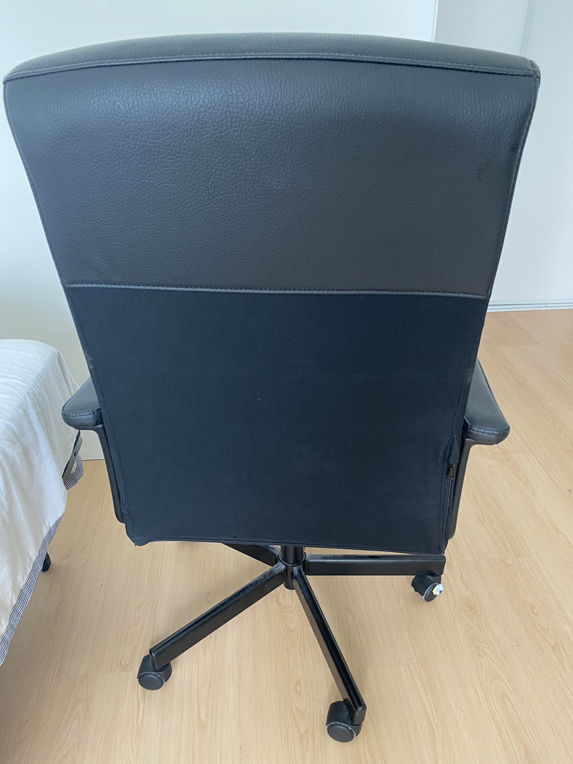 Ikea office chair (Millbergert) thumbnail