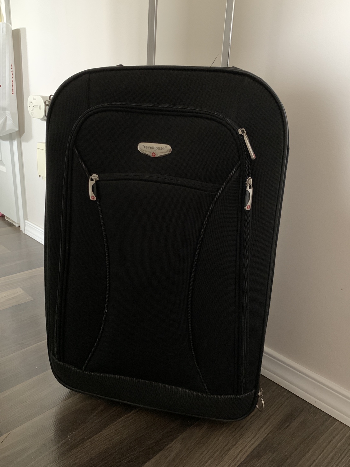 Travelhouse Suitcase #freecycle