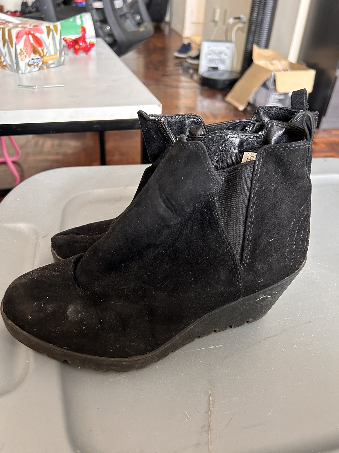 Women’s size 5 footwear thumbnail