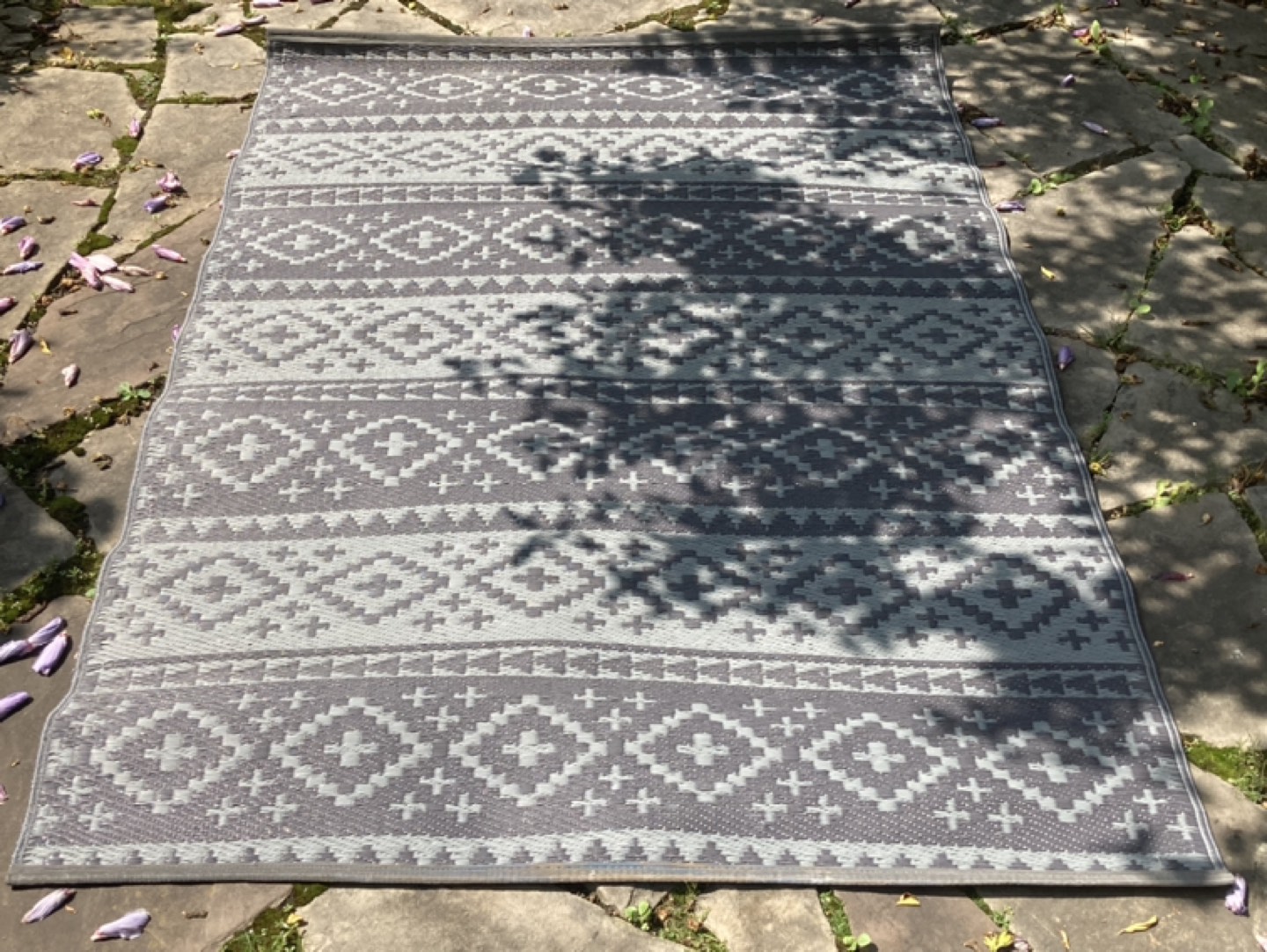 Outdoor rug made of recycled plastic thumbnail