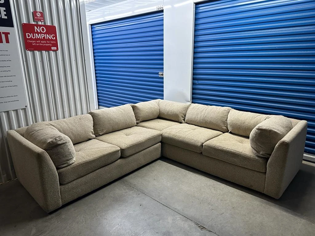 FREE DELIVERY 🚚💨 LIGHT BEIGE 5 SEATER SECTIONAL SOFA/COUCH thumbnail