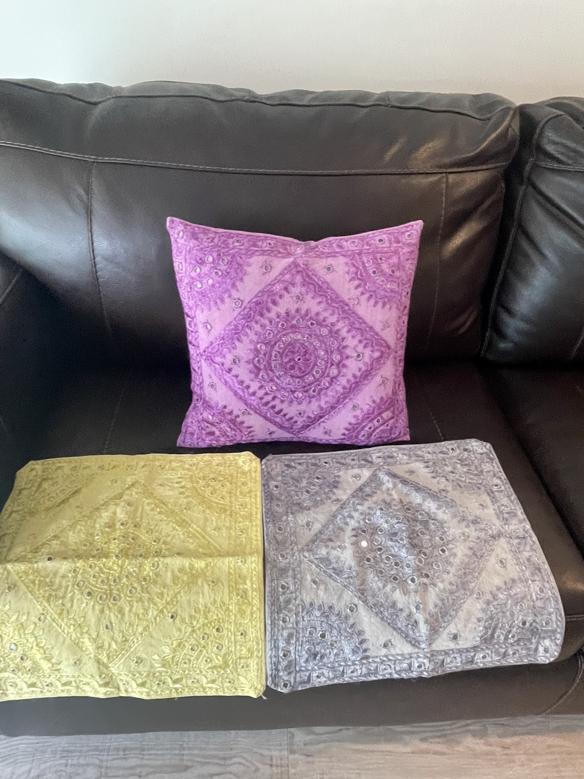 Purple cushion cover image indicator(2)
