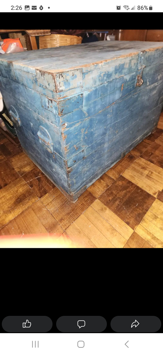 VERY OLD WOODEN INDUSTRIAL BOX WITH METAL INSULATION thumbnail