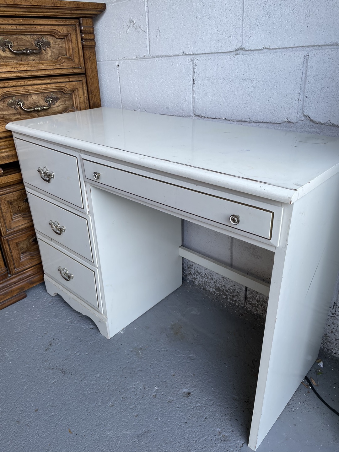 Desk thumbnail