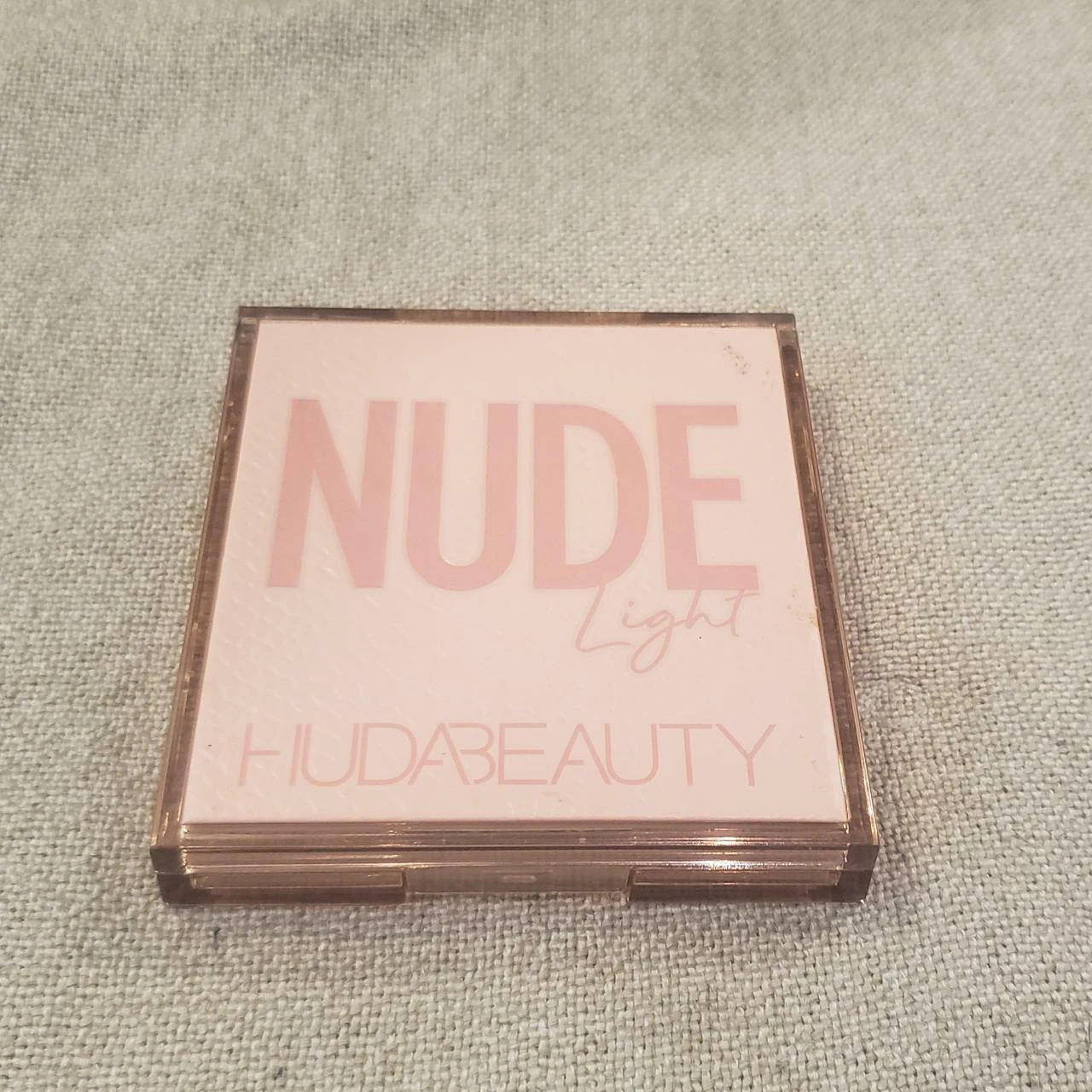 Huda Beauty Light Nude Obsession
