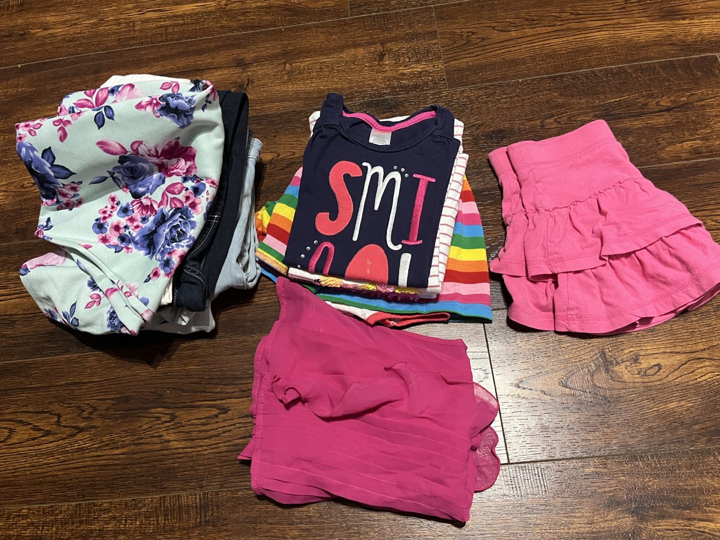 Girls clothes (Sizes 6-7)