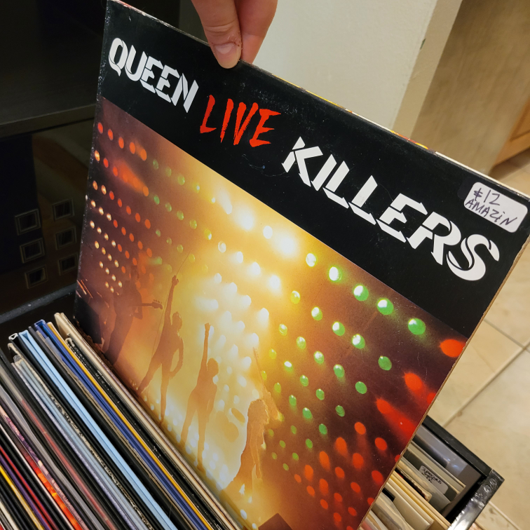 Record Player, speakers and collection image indicator(6)