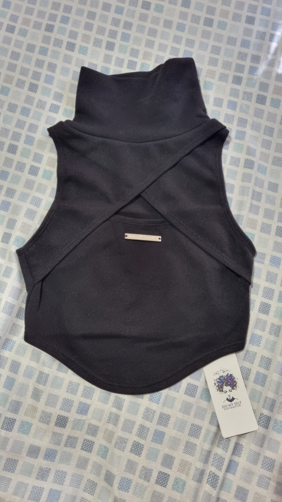 BNWT Top with Arm Sleeves - photo 2