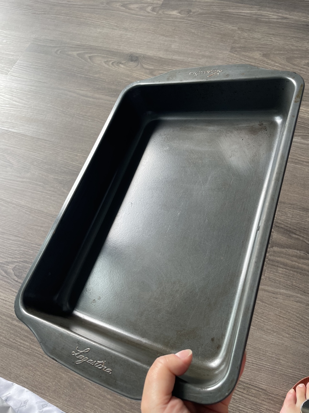 Kitchen Stuff 2 Pans and 1 Large Pot + Baking  + Utensils image indicator(7)