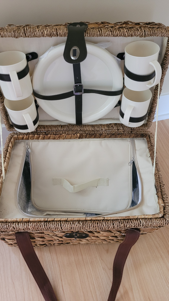 Never Used - Wicker Insulated Picnic Basket - photo 2