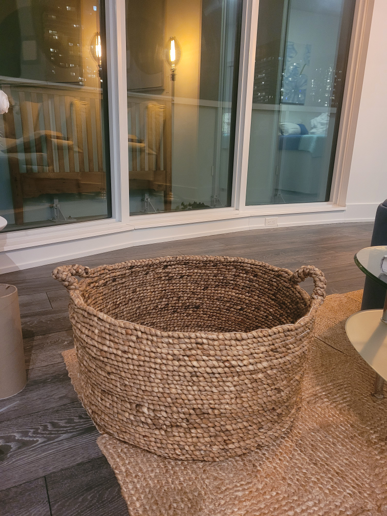 big wicker basket image indicator(3)