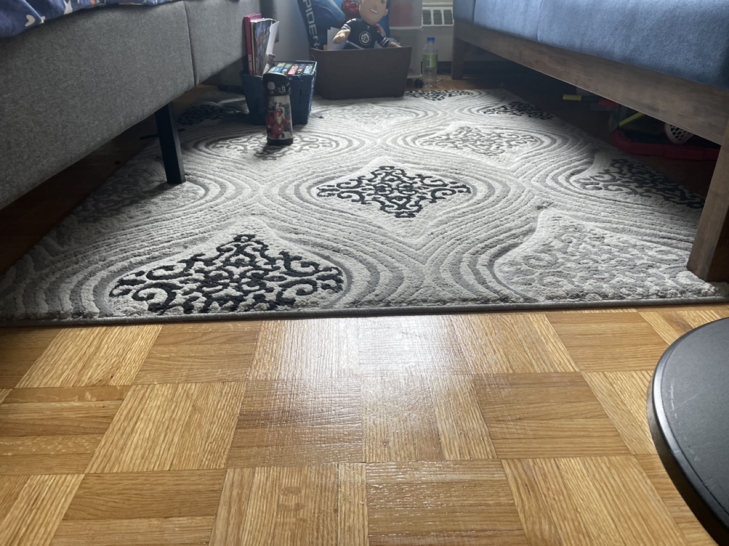 Carpet black n white with shade of grey colour