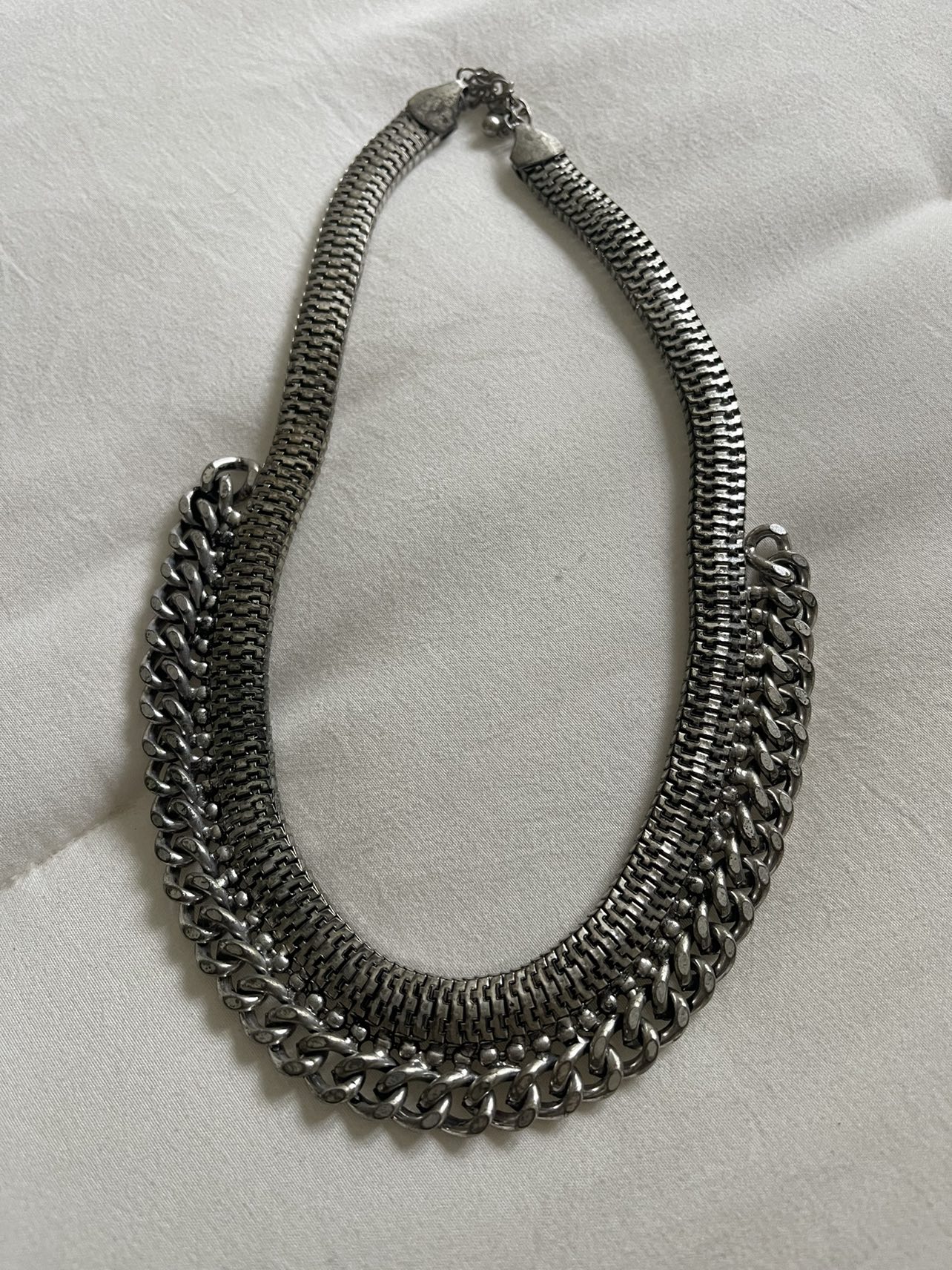 Ladies fashion jewellery thumbnail