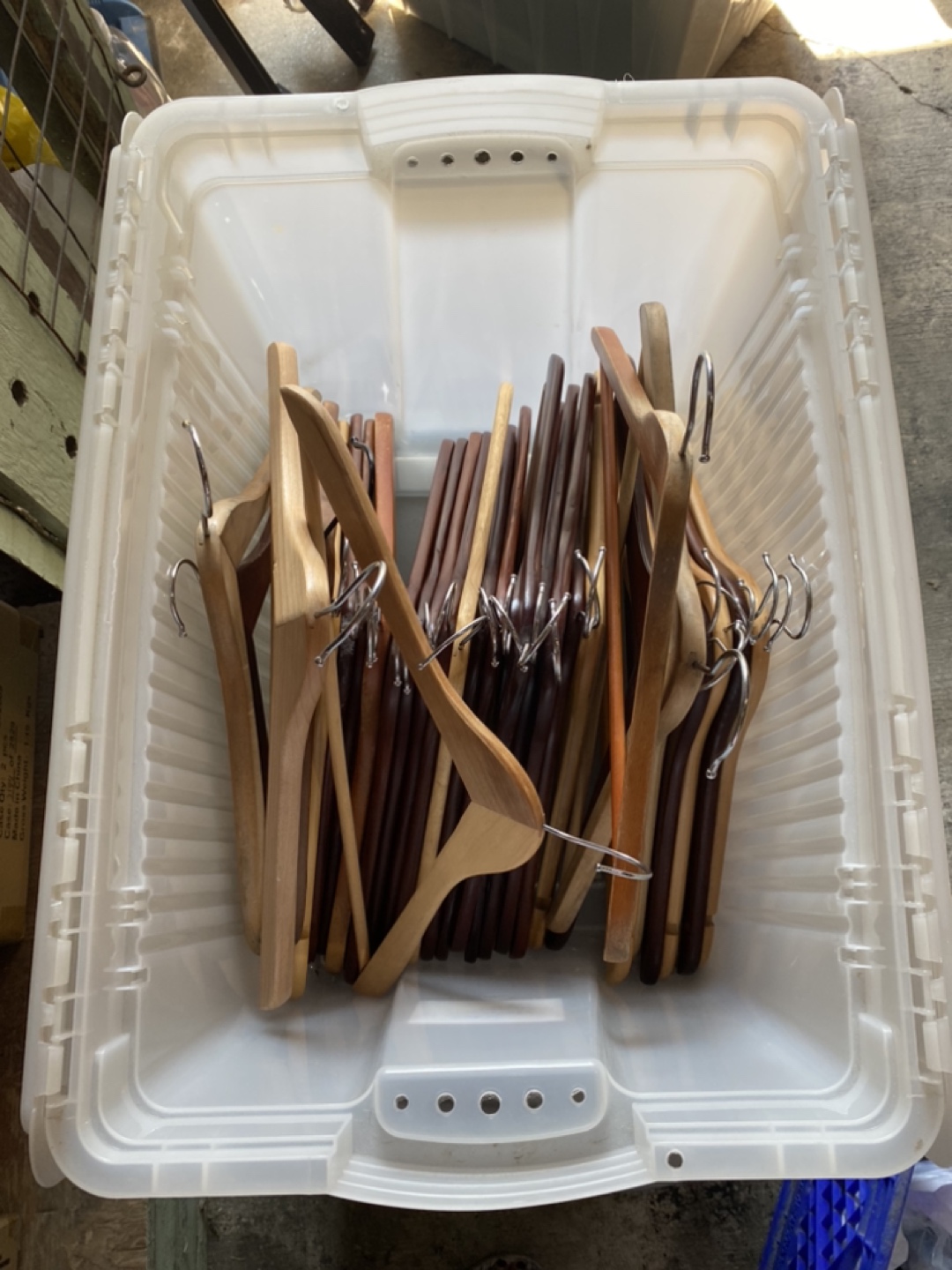 Wooden hangers thumbnail