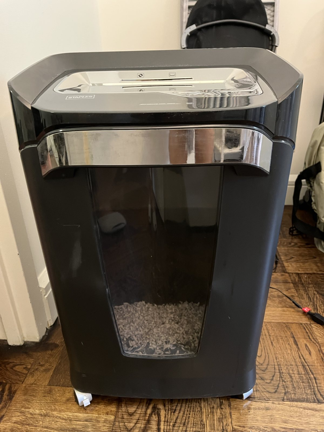Staples shredder