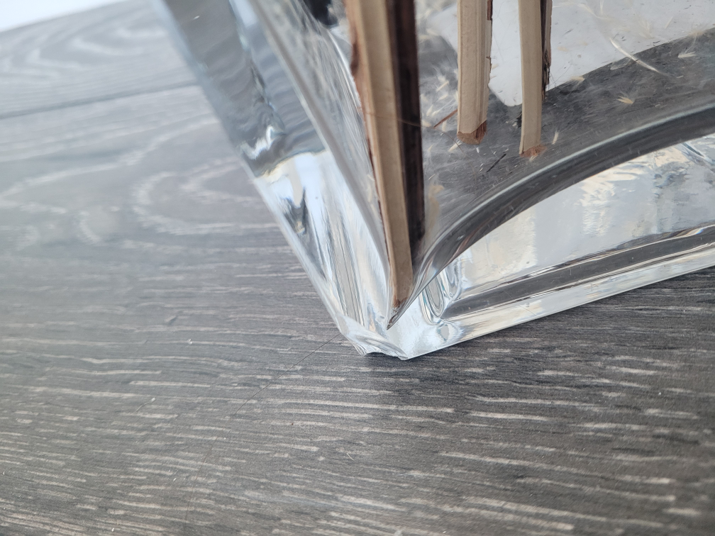 pampas grass with tall square glass vase image indicator(8)