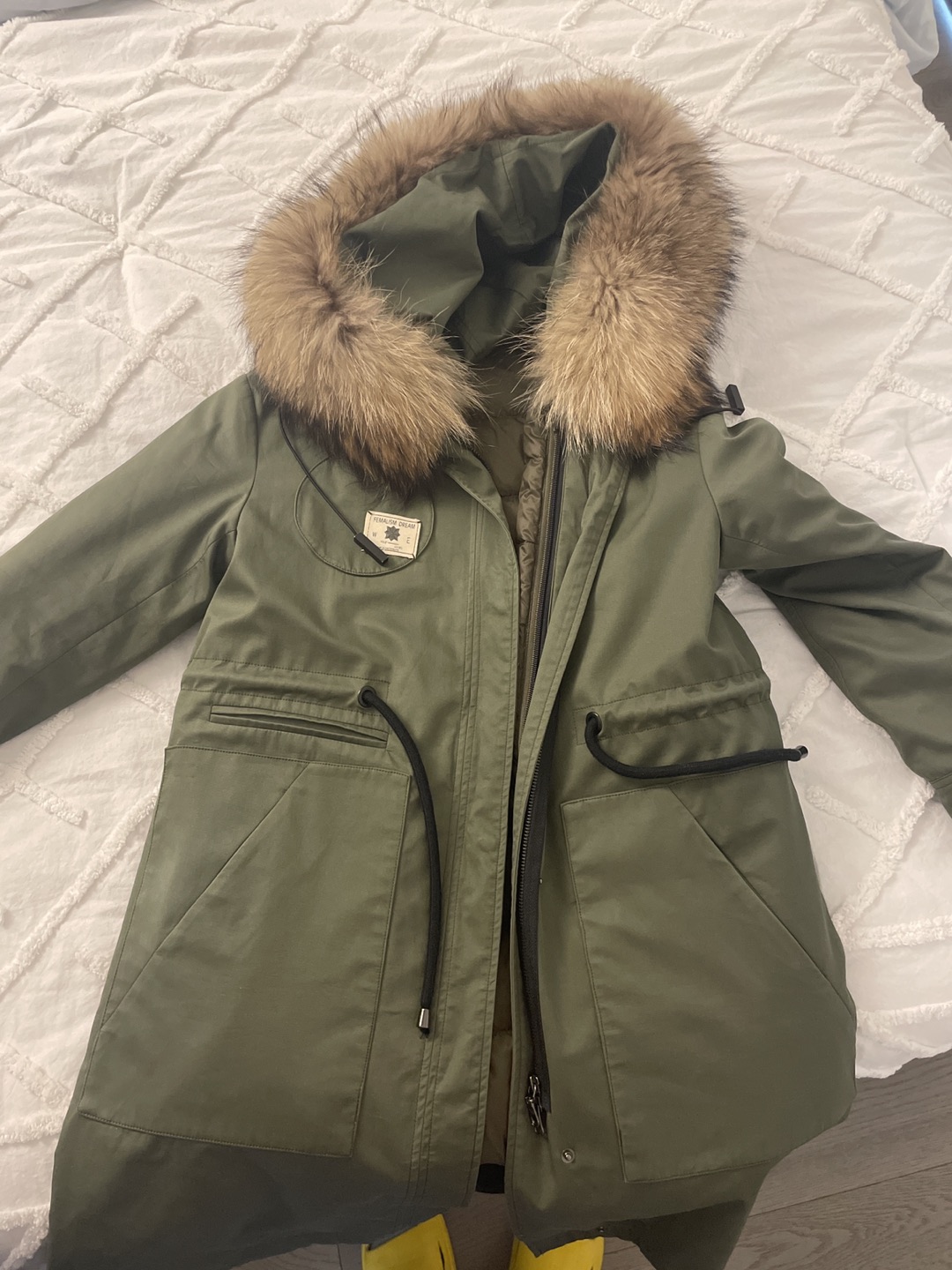 Almost brand new woman winter coat - photo 3