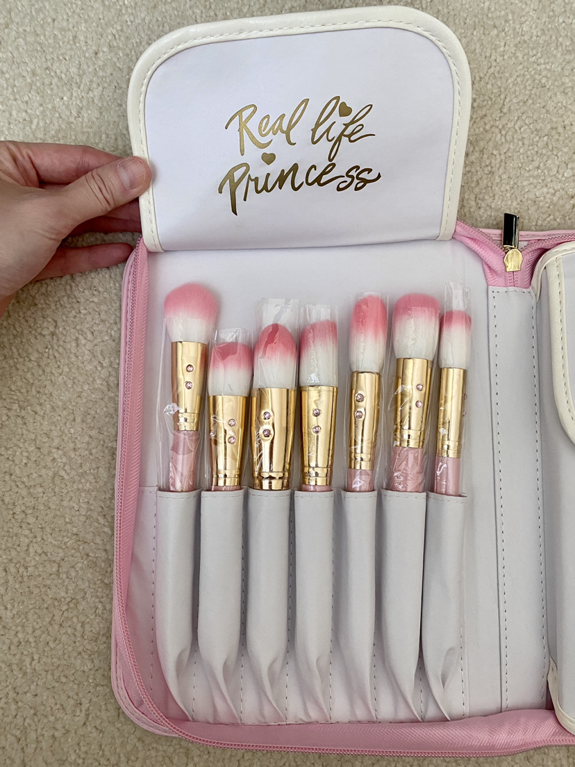 NEW Pink Glam Brush Book (very Barbie💕) image indicator(4)