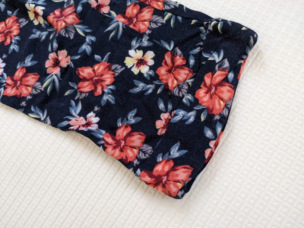 Hollister Dark Floral Pants With Belt image indicator(6)