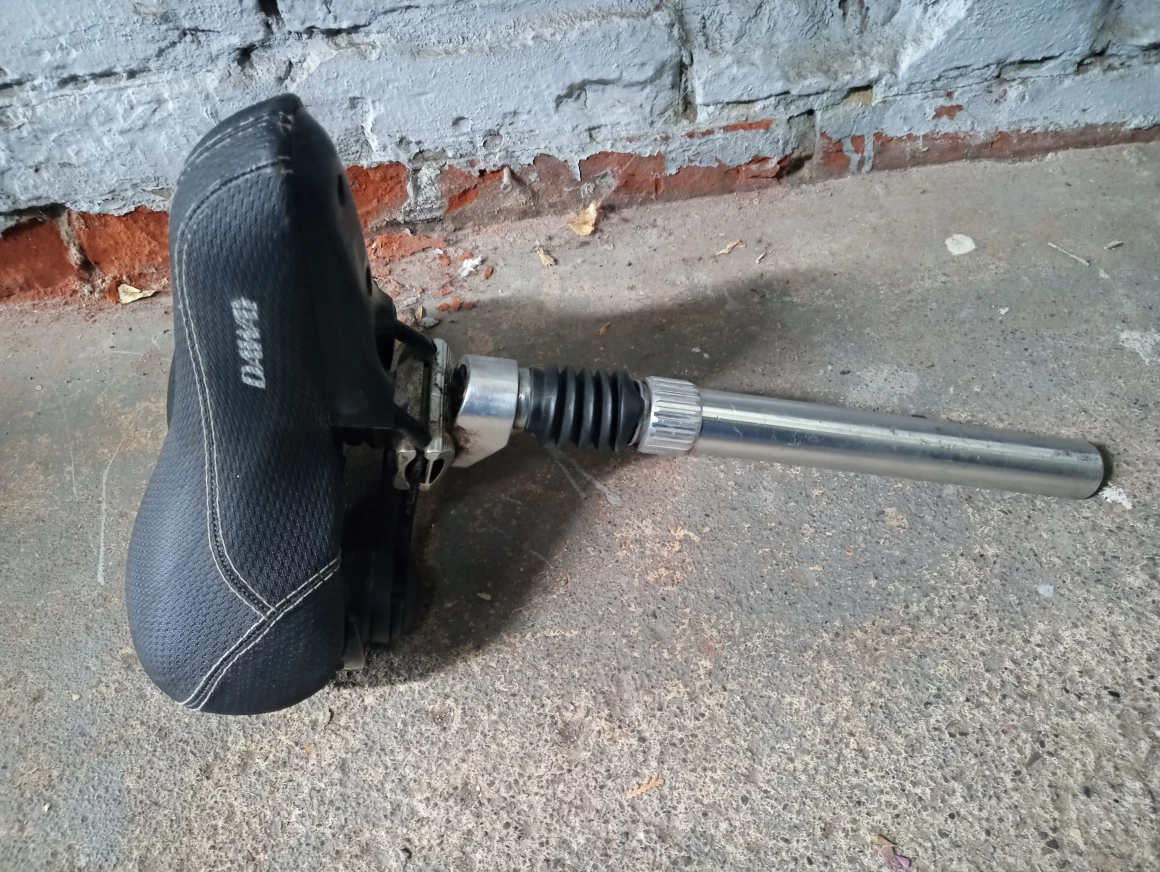 Seat with pole and suspension $45 thumbnail