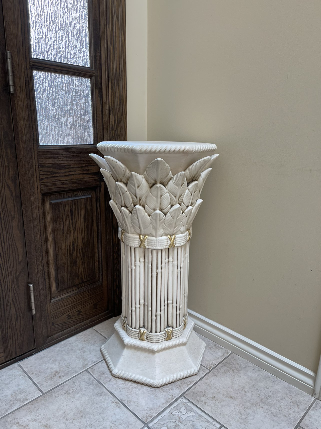 Decorative floor stand