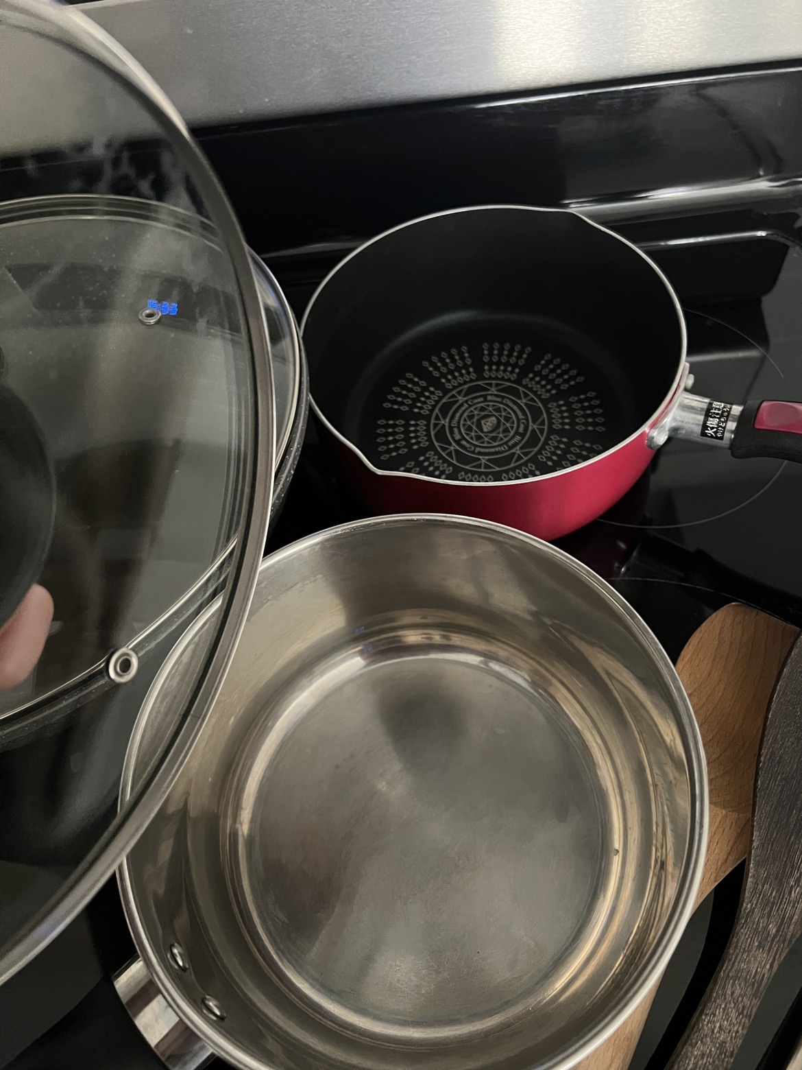 Used pots and wok - photo 2