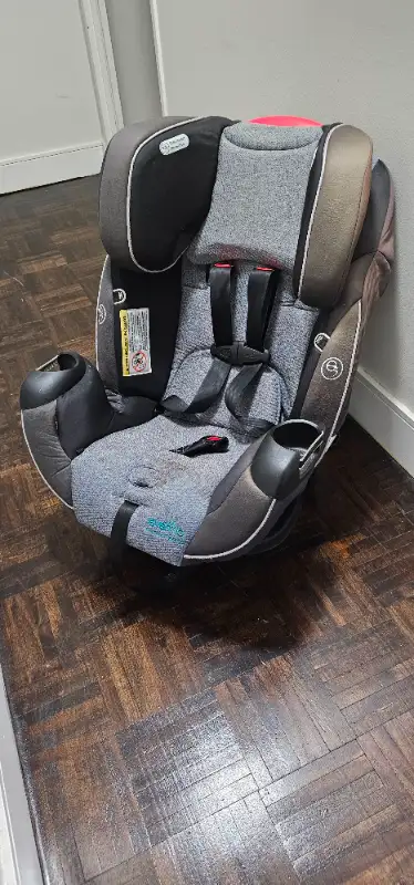 Evenflo SYMPHONY DLX ALL-IN-ONE CONVERTIBLE CAR SEAT thumbnail
