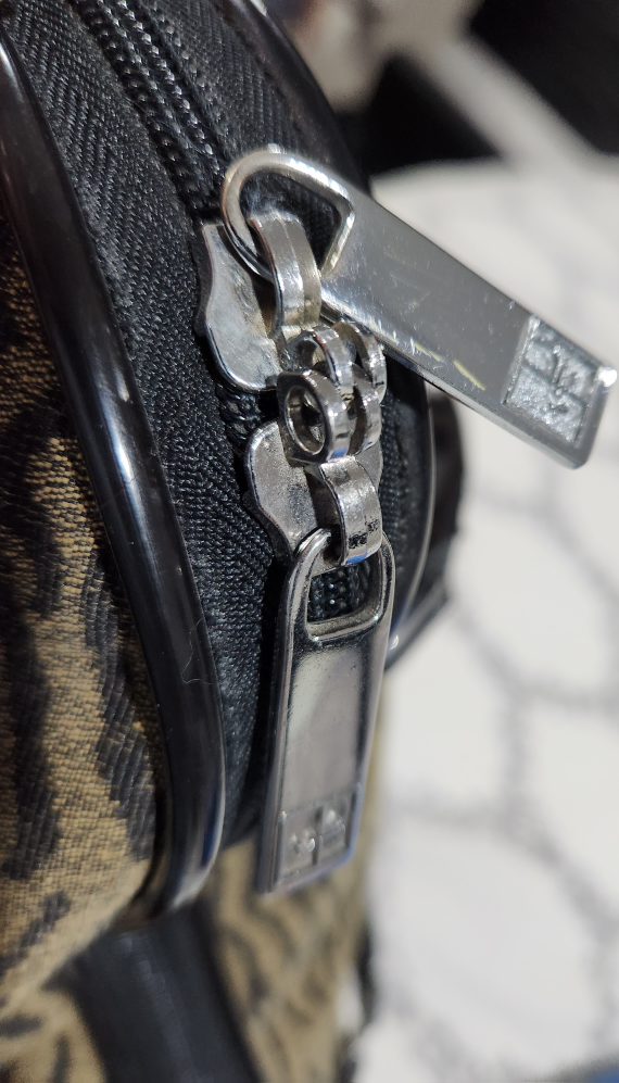 DVF weekend Travel bag with lock image indicator(8)