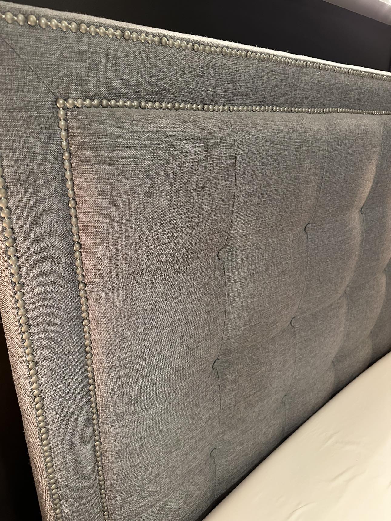 upholstered bed frame - photo 4