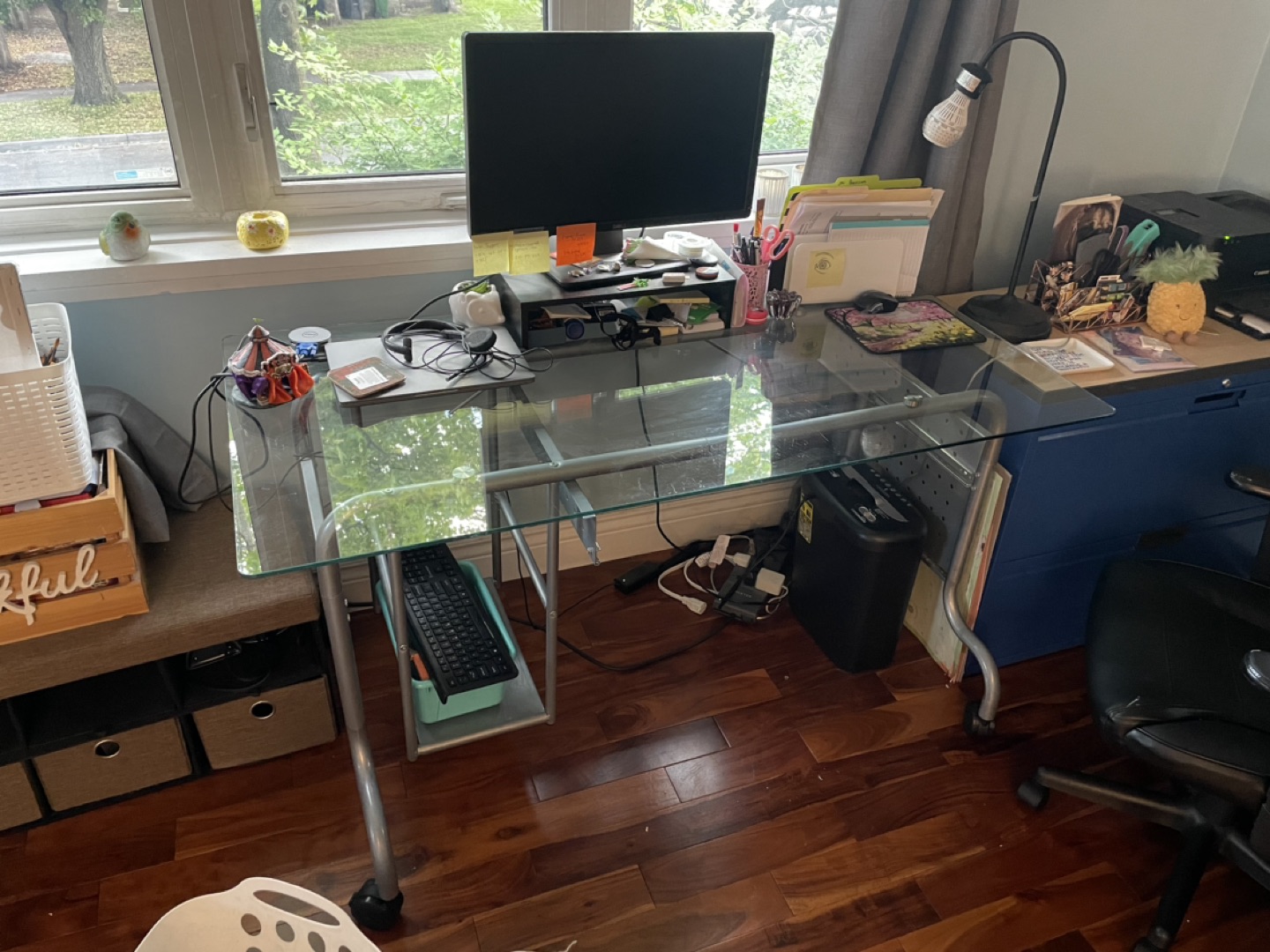 Good condition glass desk - photo 3