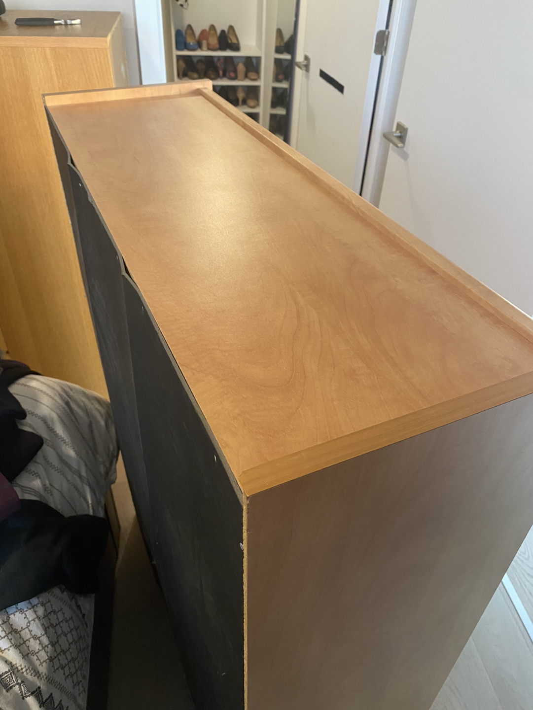 Shelving Unit with three Adjustable Shelves - photo 2
