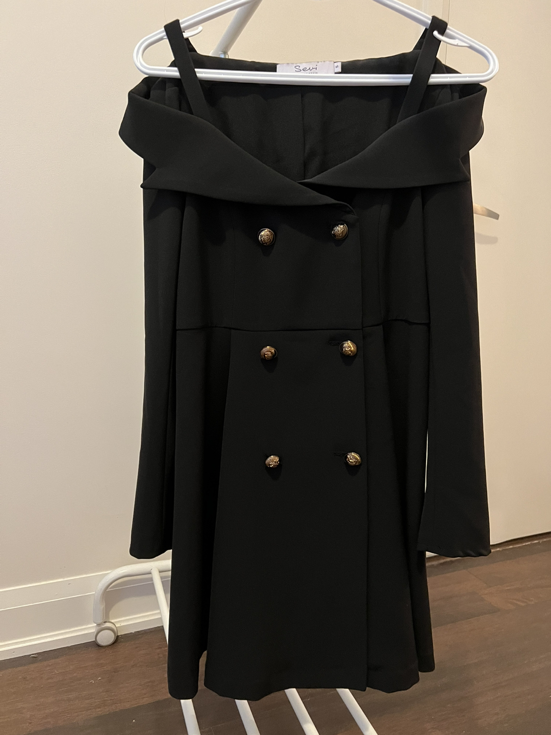 Black dress thumbnail
