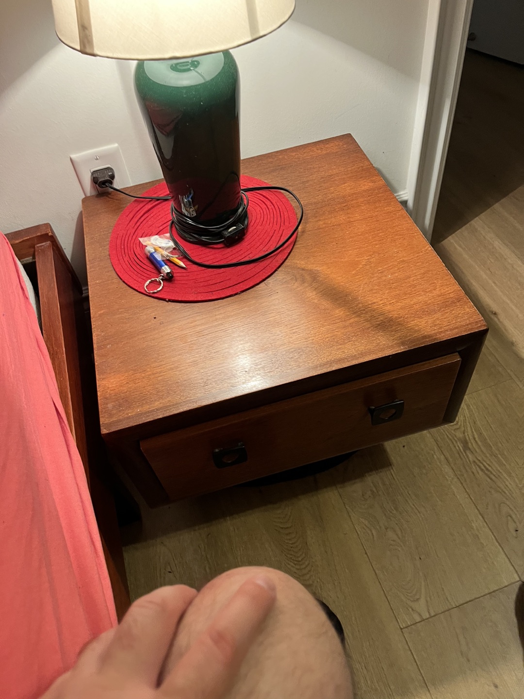 Two bedside tables/ drawers - photo 2